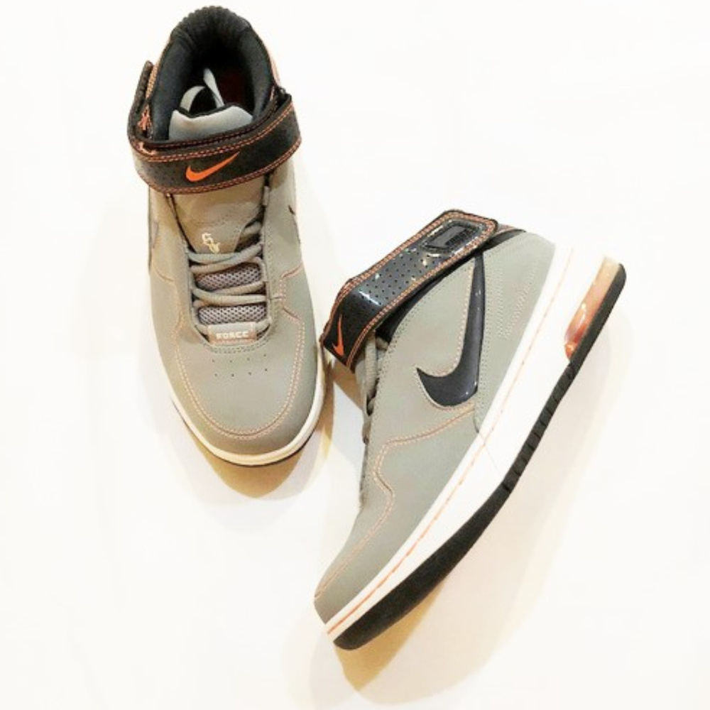 Shoes Nike Air Force boys size 5.5M leather new velcro strap - Picture 2 of 2